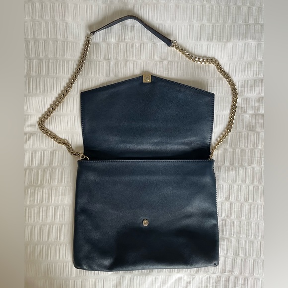 Carolina Herrera leather envelope crossbody bag with chain strap - Picture 5 of 5